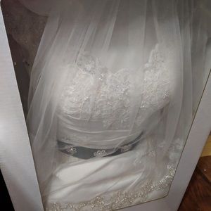 Wedding gown